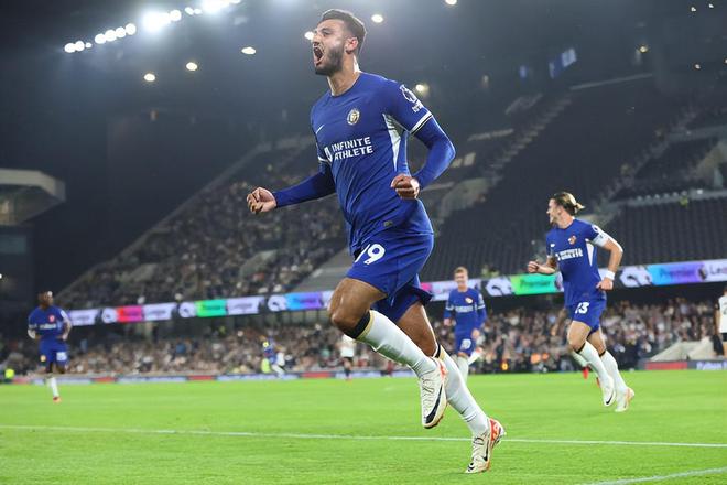 球队把对手三分线完全锁死