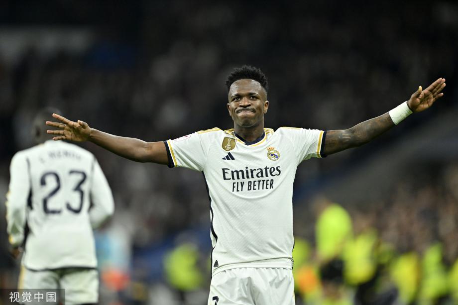 澳超联赛中央海岸水手vs悉尼FC因恶劣天气推迟至18：30进行