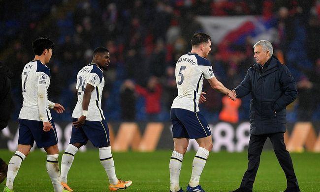 巴恩斯：詹姆斯统治了比赛那么久，他真的很难防守很难阻止